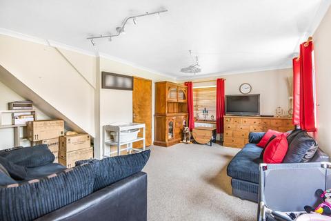 3 Alderley Close, Carterton, OX18 3QP