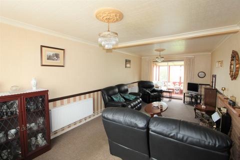 111 Arnhem Drive, New Addington, Croydon, CR0 0EF