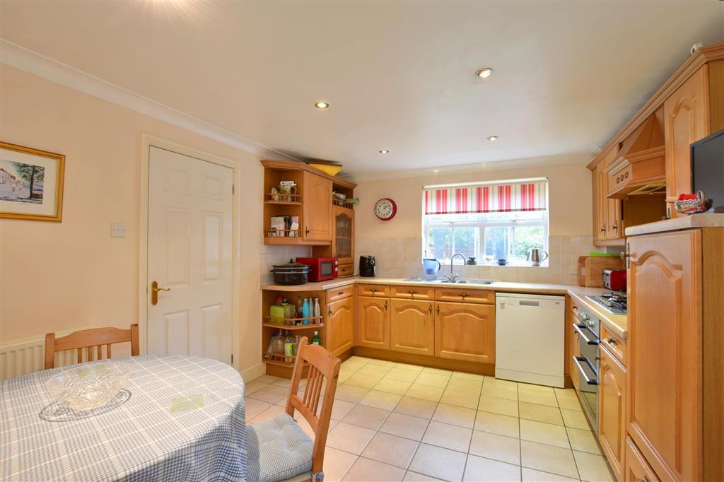 Kitchen/ Breakfast Room