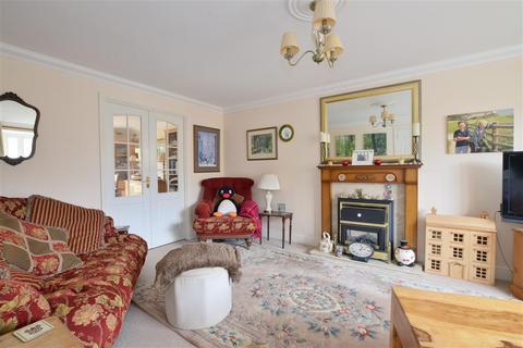 15 Colonel Stephens Way, Tenterden, TN30 6EW