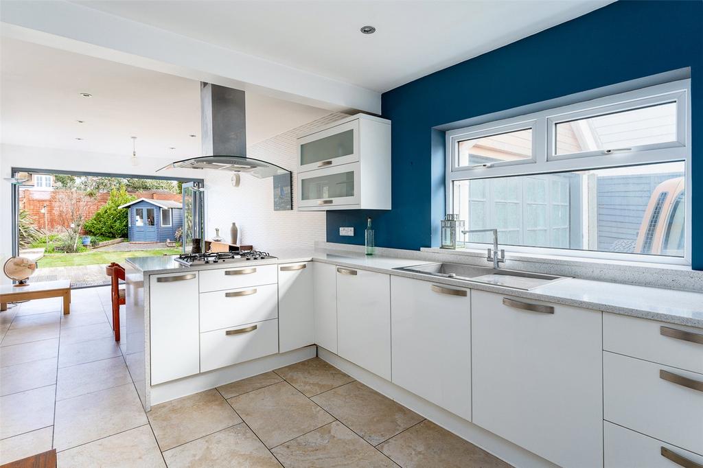 Broadmark Avenue, Rustington, Littlehampton, BN16 4 bed bungalow £650,000