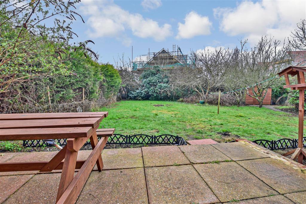 Shrubcote, Tenterden, Kent 3 bed semidetached house £315,000