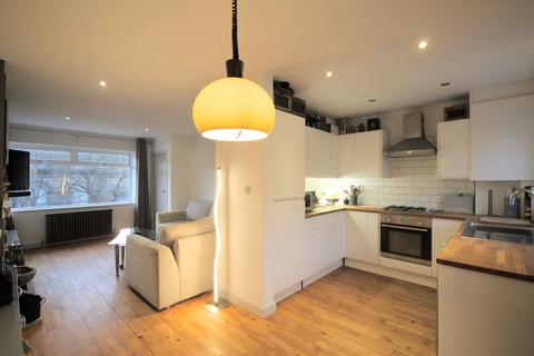13 Cooperfields, Luddendenfoot, Halifax, HX2 6AT