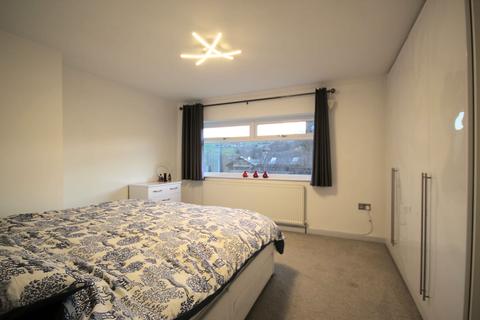 13 Cooperfields, Luddendenfoot, Halifax, HX2 6AT