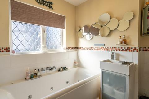12 Hook Lane, Rose Green, Bognor Regis, PO21 3NY
