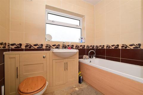 25 Denesway, Meopham, Gravesend, DA13 0EA