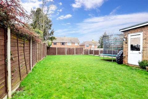 25 Denesway, Meopham, Gravesend, DA13 0EA