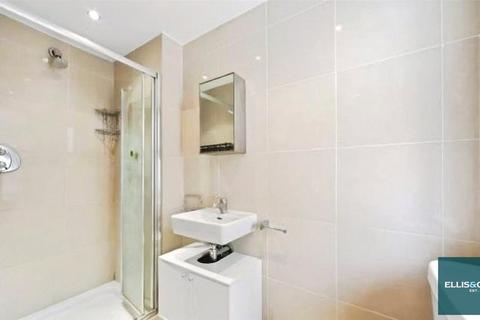 Studio to rent, Ballards Lane, Finchley, N3