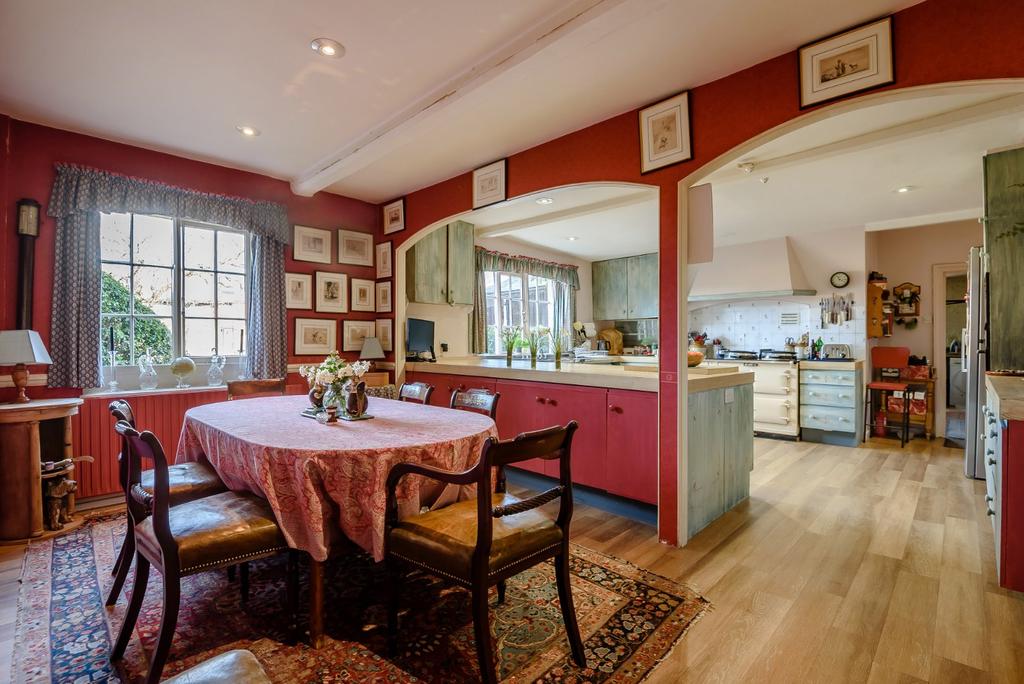 Kitchen/Breakfast
