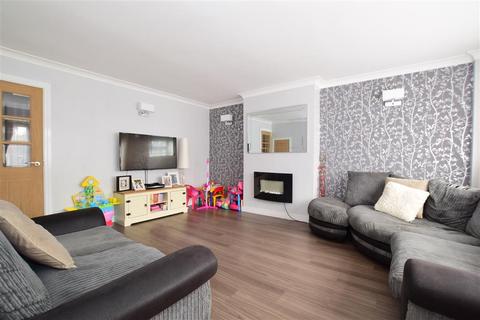 30 Lyndhurst Way, Istead Rise, Gravesend, DA13 9EW