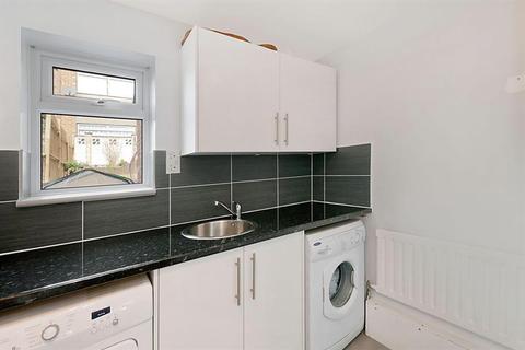 30 Lyndhurst Way, Istead Rise, Gravesend, DA13 9EW