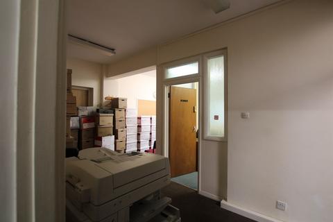 Property to rent, Commercial Unit, Crescent Road, East Barnet EN4