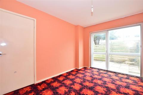 17 Ford End, Woodford Green, IG8 0EG