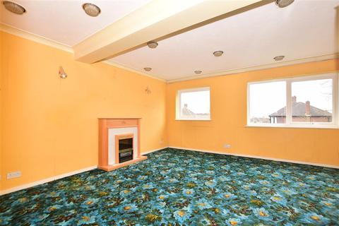 17 Ford End, Woodford Green, IG8 0EG