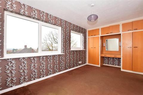 17 Ford End, Woodford Green, IG8 0EG