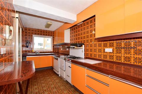 17 Ford End, Woodford Green, IG8 0EG