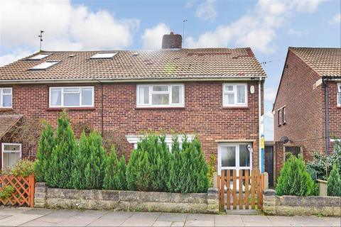 18 Chiltern Road, Northfleet, Gravesend, DA11 8NR
