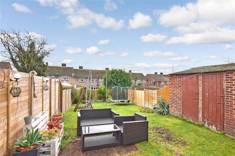 18 Chiltern Road, Northfleet, Gravesend, DA11 8NR