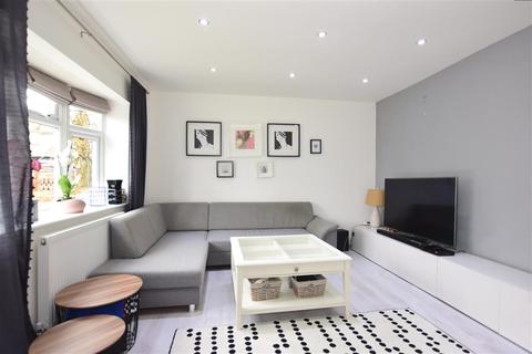 18 Chiltern Road, Northfleet, Gravesend, DA11 8NR