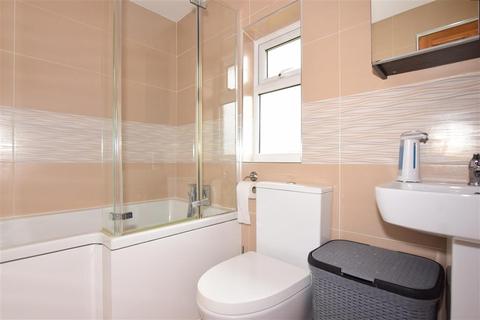 18 Chiltern Road, Northfleet, Gravesend, DA11 8NR