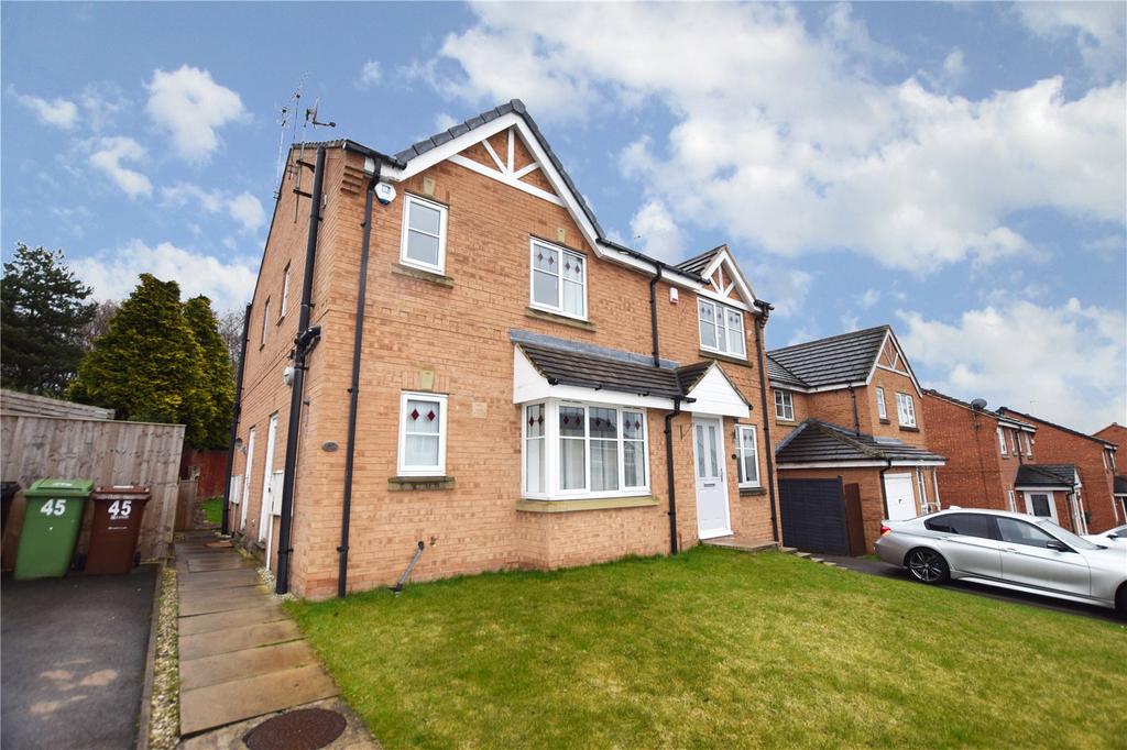 Millbeck Approach, Morley, Leeds, LS27 1 bed semidetached house £580