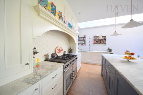 41 Rosebery Road, London, N10 2LE