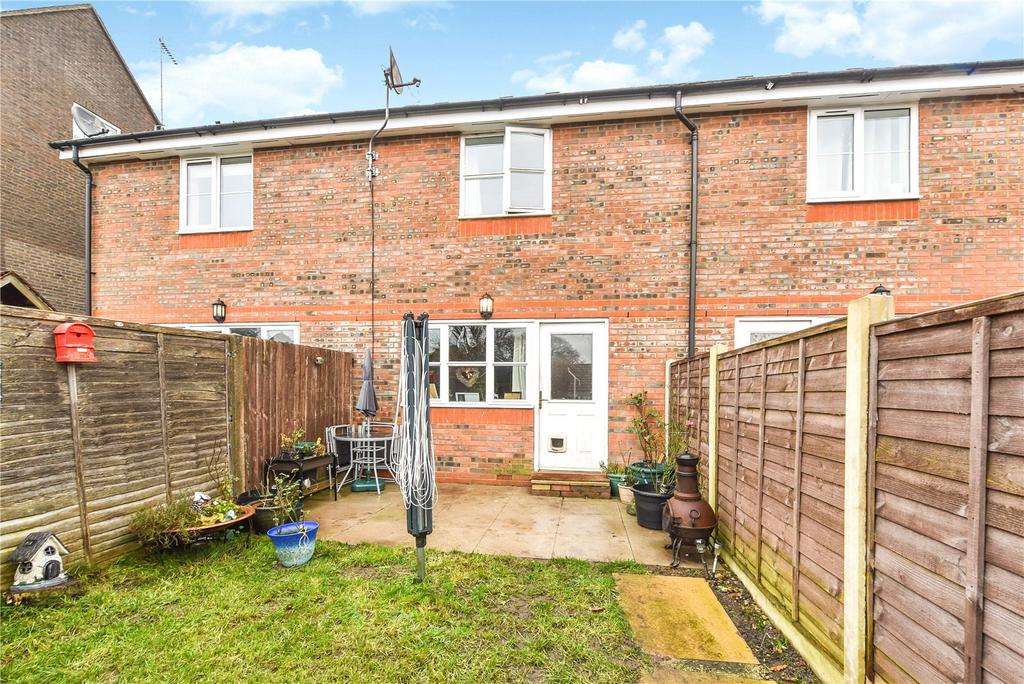 Tilford Road, Hindhead, Surrey 2 bed terraced house £299,000