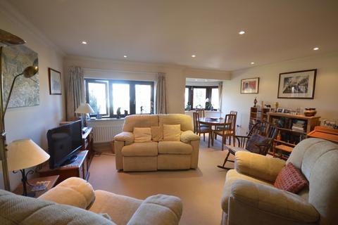 2 bedroom flat to rent, Paveley House, Fishbourne Road East, Chichester, PO19