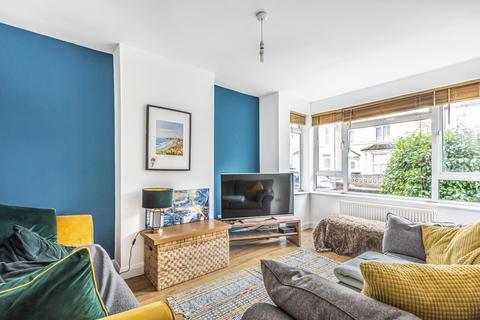 30 Pollard Road, Woking, GU22 8EE