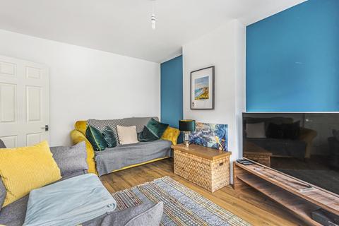 30 Pollard Road, Woking, GU22 8EE