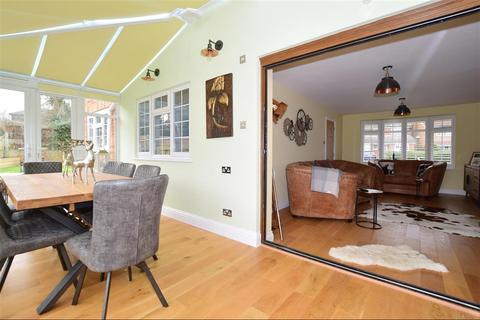 4 Ash Tree Close, West Kingsdown, Sevenoaks, TN15 6JA