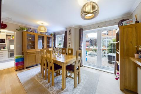 5 Ambrose Road, Tadley, RG26 4JS