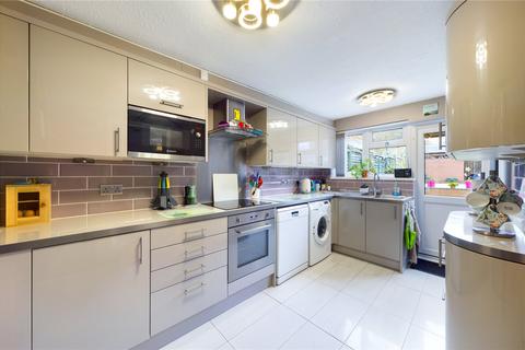 5 Ambrose Road, Tadley, RG26 4JS