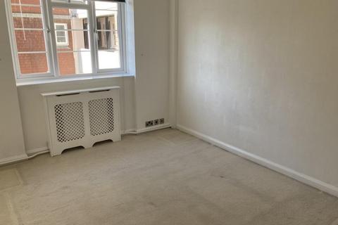 undefined, Bishopric Court, Horsham