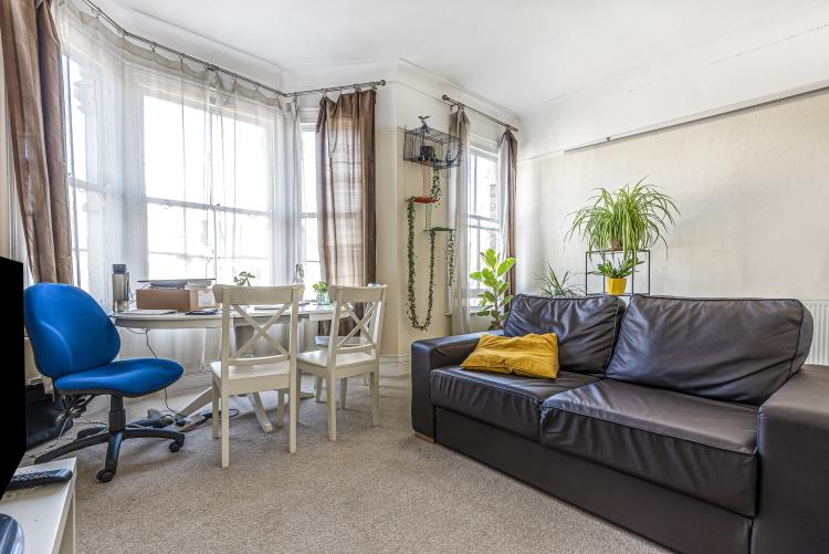 Musgrove Road New Cross SE14 2 bed apartment £1,400 pcm (£323 pw)