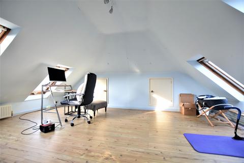 85 Churchbury Road, London, SE9 5HX