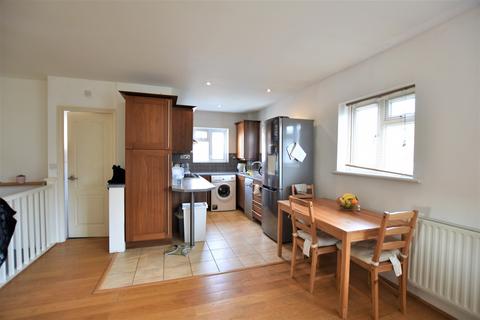85 Churchbury Road, London, SE9 5HX