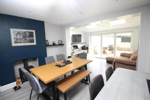 100 Gloucester Road, Rudgeway, Bristol, BS35 3QH