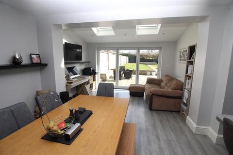 100 Gloucester Road, Rudgeway, Bristol, BS35 3QH