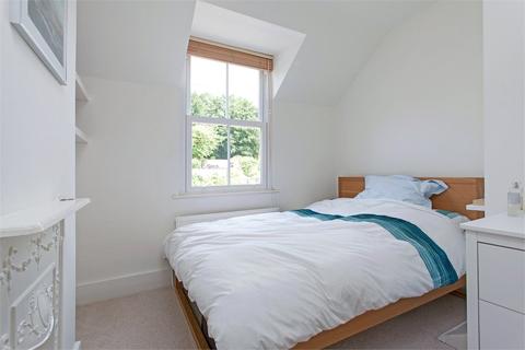 2 Dell Road, Winchester, SO23 0QB