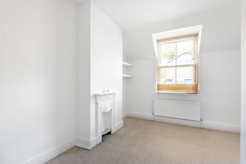 2 Dell Road, Winchester, SO23 0QB