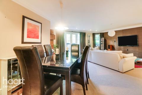 Flat 1, Eastwick Lodge, 4 Village Road, Enfield, EN1 2FB