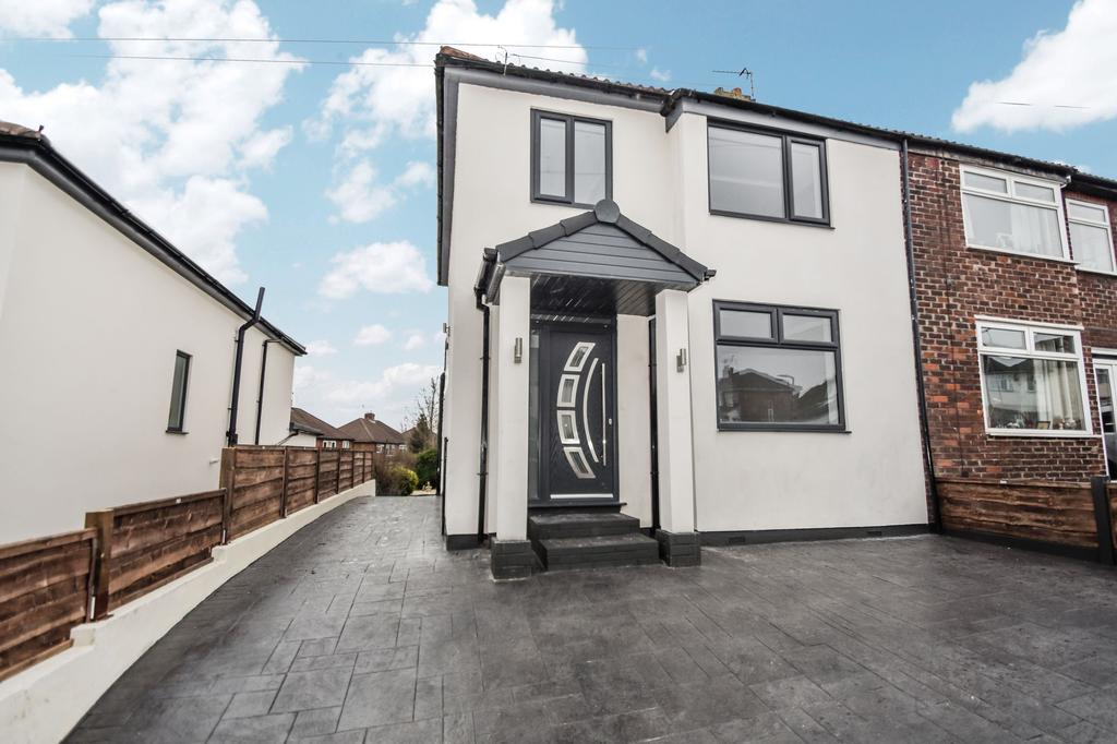Sunny Bank Road, Bury, BL9 3 bed semidetached house £260,000