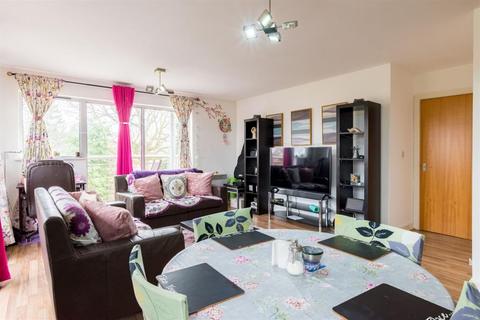 20 Brodwell Grange, Leeds, LS18 4AU