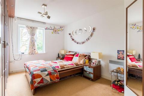20 Brodwell Grange, Leeds, LS18 4AU