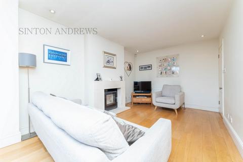 18 Princes Gardens, London, W5 1SD