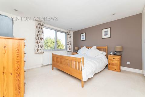 18 Princes Gardens, London, W5 1SD