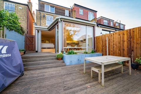 18 Princes Gardens, London, W5 1SD