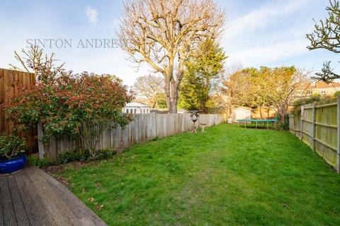 18 Princes Gardens, London, W5 1SD