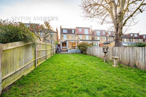 18 Princes Gardens, London, W5 1SD